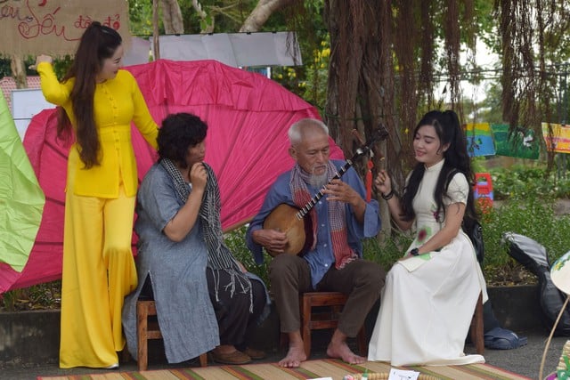 Đồng Tháp phát triển du lịch thành ngành kinh tế quan trọng - Ảnh 1.