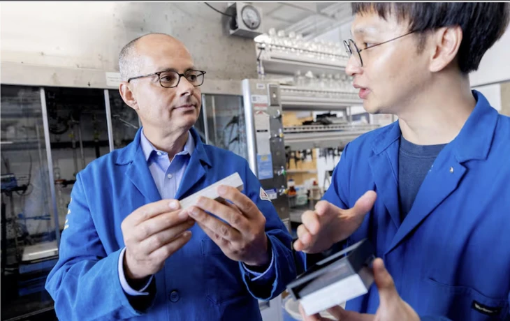 Nobelpreisträger 2025 spricht darüber, wie man sich für Chemie begeistern kann – Foto 1. Nobel 2025 - Ảnh 1.