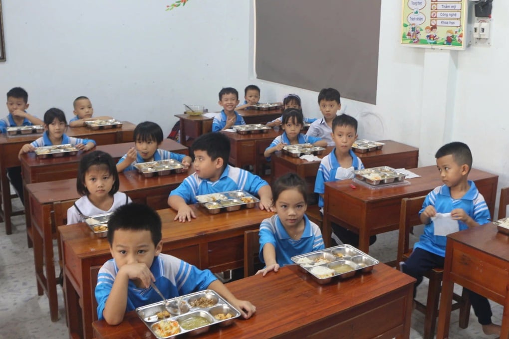 Vụ suất ăn 25.000 đồng chỉ có trứng, 3 lát chả: Yêu cầu rút kinh nghiệm - 3