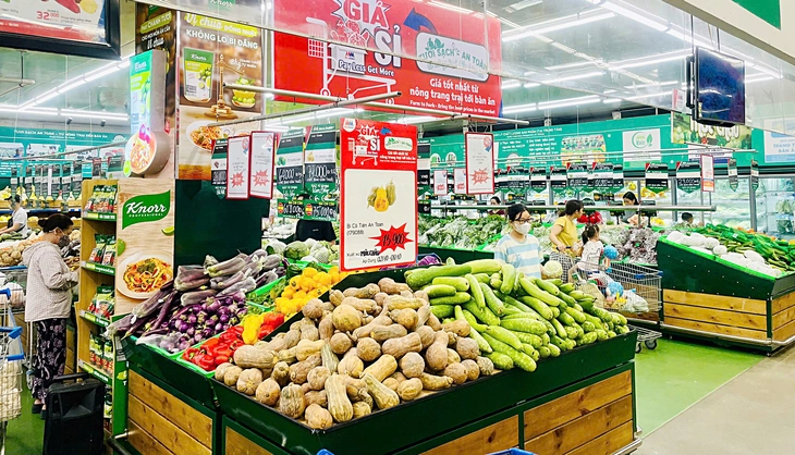 Các hệ thống bán lẻ nói về tăng cung ứng hàng thiết yếu đến người dân vùng lũ - Ảnh 1.