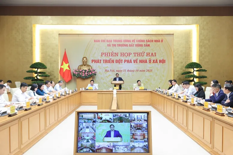 Thủ tướng chủ trì phiên họp về phát triển đột phá nhà ở xã hội - Ảnh 1.