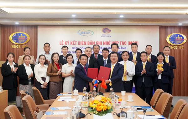 Der Hafen von Da Nang und die Sonderwirtschaftszone Savannakhet unterzeichnen ein neues strategisches Kooperationsabkommen. Cảng Đà Nẵng và Đặc khu kinh tế Savannakhet ký kết hợp tác chiến lược mới.
