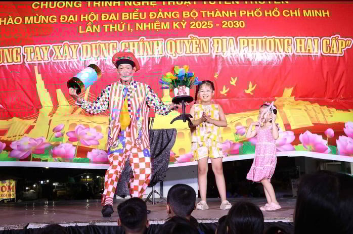 Háo hức với chương trình nghệ thuật chào mừng Đại hội Đảng bộ TP HCM lần thứ I   - Ảnh 4.
