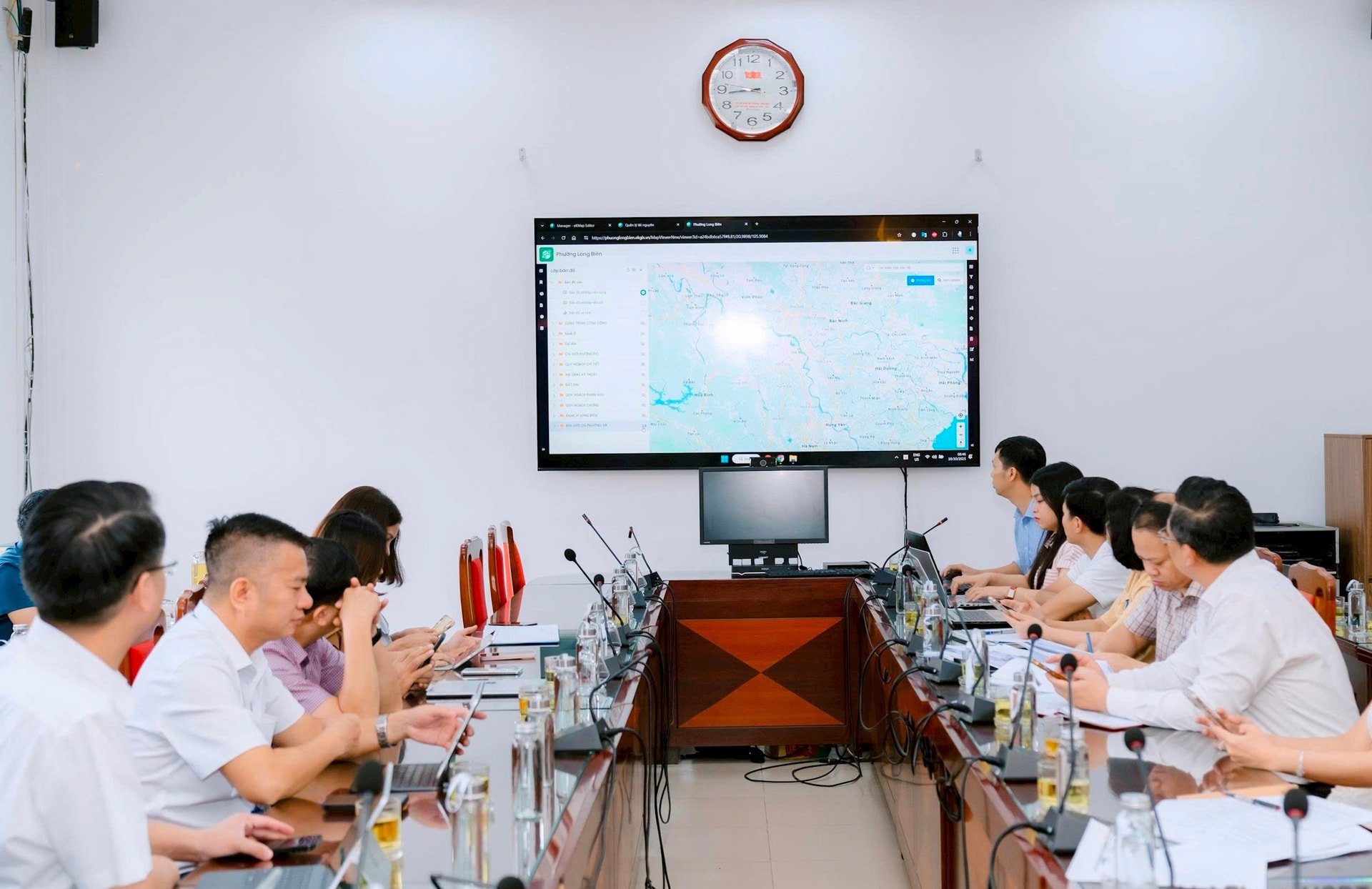 Phường Long Biên triển khai Bản đồ số thông minh góp phần nâng cao hiệu quả phục vụ nhân dân- Ảnh 1.