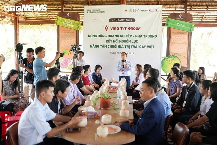 Dialogue between parties in the value chain opens up perspectives on “greening” the Vietnamese agricultural value chain. (Photo: Nguyen Lien)