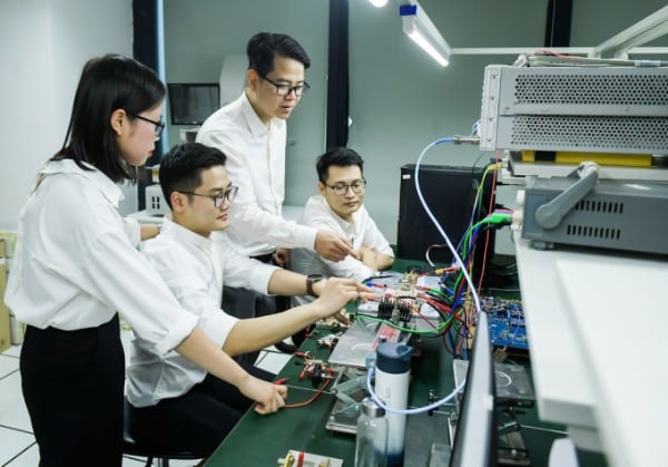 Tổ Công tác tỉnh Bắc Ninh họp phiên đầu tiên: Quyết liệt thúc đẩy khoa học, công nghệ, đổi mới sáng tạo và chuyển đổi số - Ảnh 1.