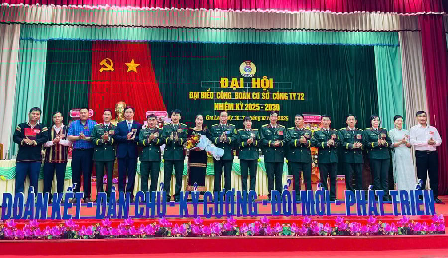 ban-chap-hanh-cong-doan-co-so-cong-ty-ra-mat-dai-hoi.jpg