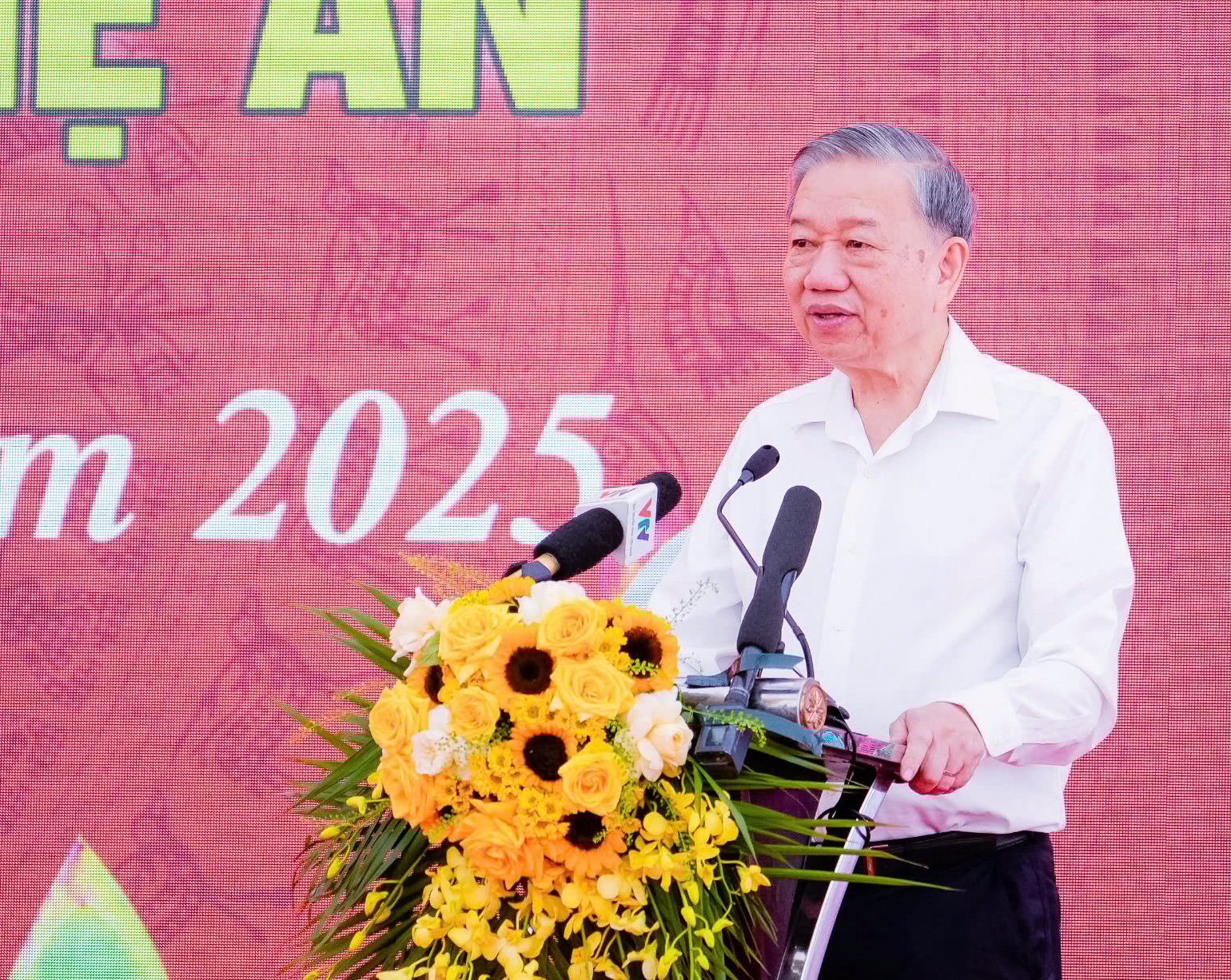 Tổng bí thư Tô Lâm dự lễ khởi công trường học ở Nghệ An - Ảnh 2.