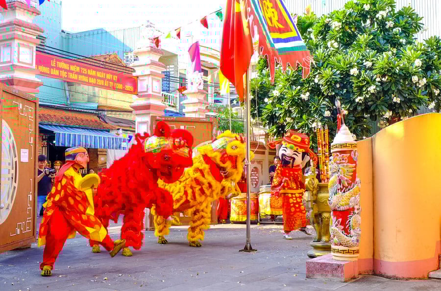 mua-lan-khai-hoi-le-gio-duc-thanh-tranjpg.jpg