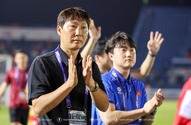 Trình Thủ tướng Chính phủ tặng thưởng Bằng khen cho các cá nhân của ban huấn luyện U23 Việt Nam - Ảnh 1.
