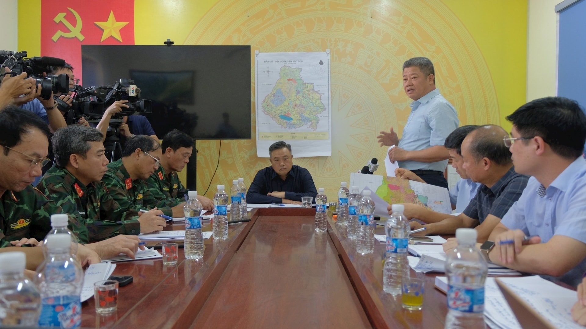 Các đại biểu dự buổi làm việc. Ảnh: Hoàng Sơn
