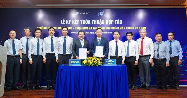 Universiti Teknologi Ho Chi Minh City dan kerjasama strategik VNPT untuk menggalakkan penyelidikan dan pembangunan teknologi teras - Foto 1. Trường Đại học Bách khoa TP. HCM và VNPT hợp tác chiến lược thúc đẩy nghiên cứu và phát triển công nghệ lõi- Ảnh 1.