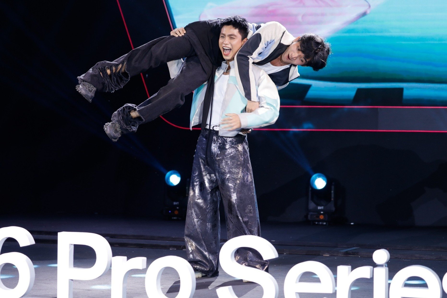 Oppo A6 Pro anh 10