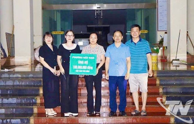 បរិច្ចាក 100 លានដុង ដល់វួដ Phan Dinh Phung ។