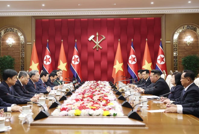 Tillträdande president Kim Jong-un möter Nordkoreas president Kim Jong-un 7.jpg