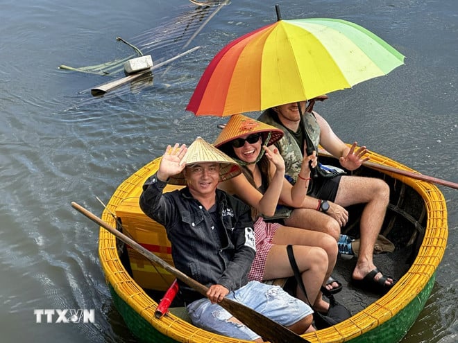 ttxvn-lang-cam-thanh-da-nang-4.jpg
