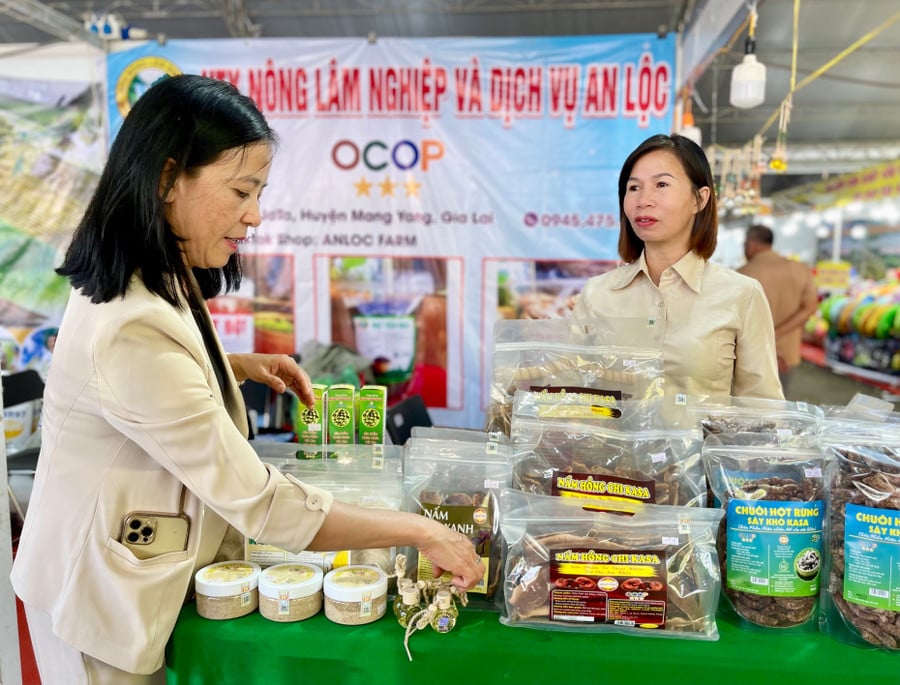 xuc-tien-thuong-mai-qua-cac-chuong-trinh-hoi-cho-khuyen-mai-tap-trung-de-kich-cau-tieu-dung-anh-vu-thao.jpg