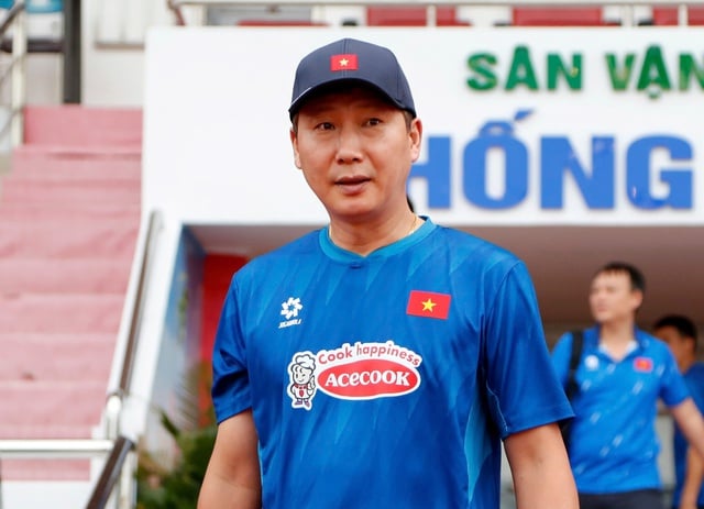 Coach Kim Sang-sik was proposed to receive a certificate of merit from the Prime Minister - Photo 2. HLV Kim Sang-sik được đề xuất tặng bằng khen của Thủ tướng Chính phủ- Ảnh 2.