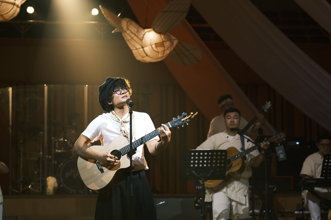 Con chim thiên di Tùng hát về tình yêu - Ảnh 3.