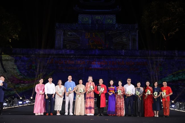 Weltkulturfestival in Hanoi: Auktion bringt 2,5 Milliarden VND zur Unterstützung der Flutopfer ein – Foto 2.