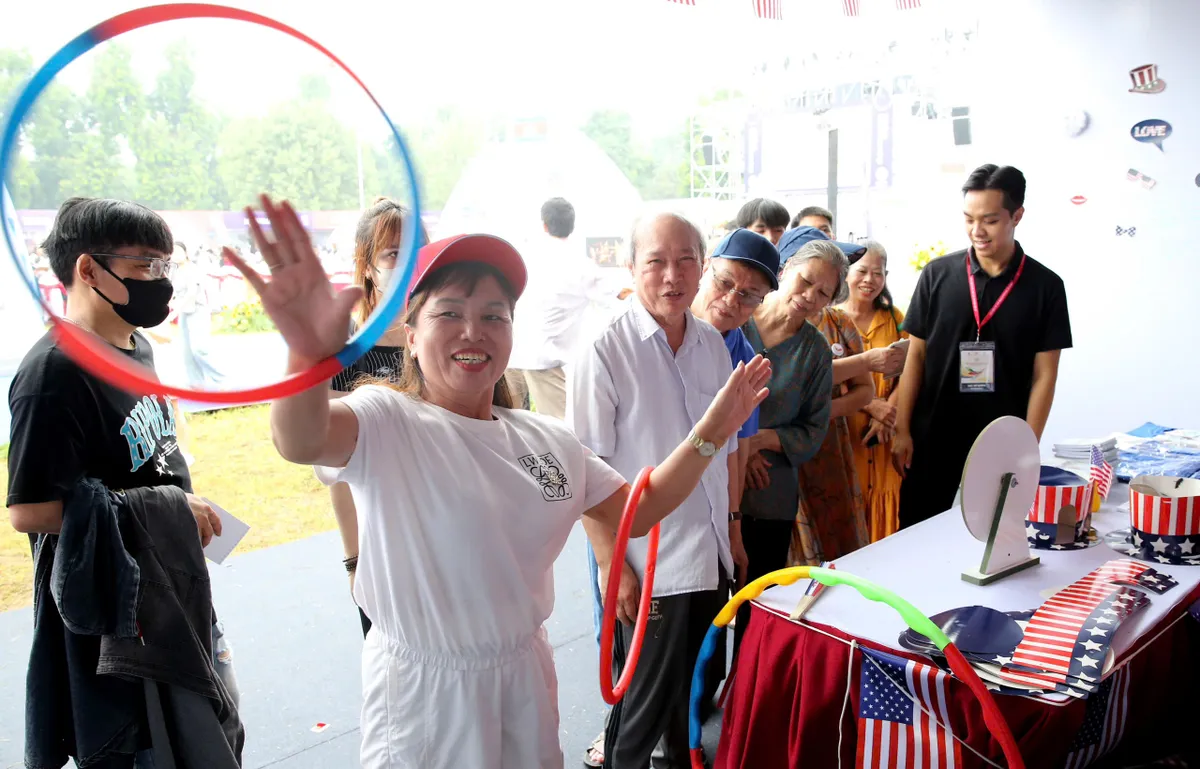 Zehntausende Touristen kommen zum Weltkulturfestival nach Hanoi – Foto 10.