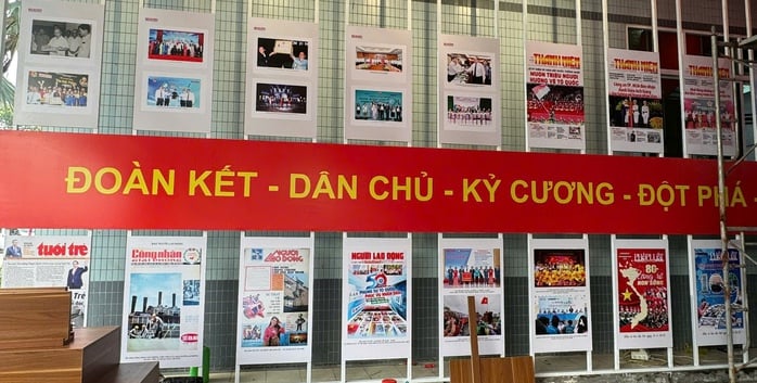 Exhibition of press and publishing achievements to welcome the Ho Chi Minh City Party Congress - Photo 1.