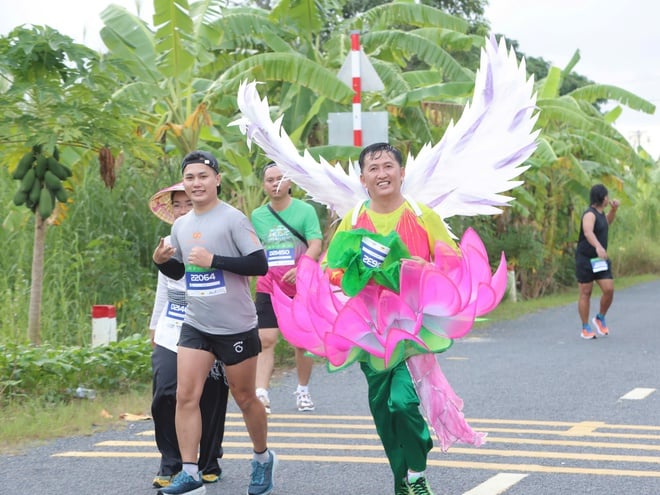 Hơn 12.000 vận động viên tham gia giải chạy quy mô lớn tại Đồng Tháp - Ảnh 7.