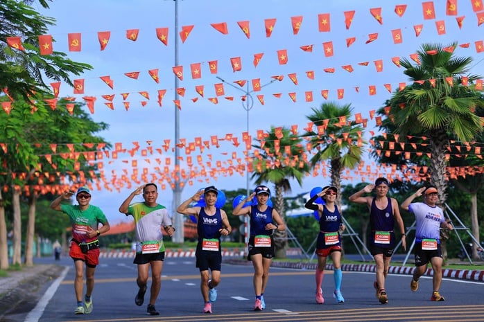 Hơn 12.000 vận động viên tham gia giải chạy quy mô lớn tại Đồng Tháp - Ảnh 12.