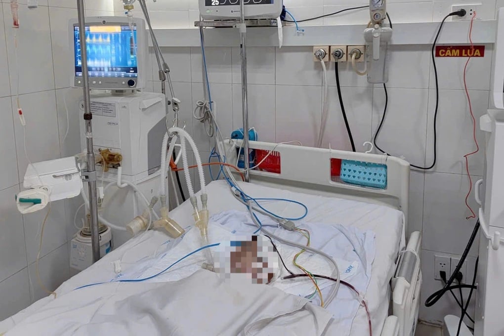 Bệnh viện báo động đỏ cấp cứu 7 người bị tai nạn giao thông nghiêm trọng - 2