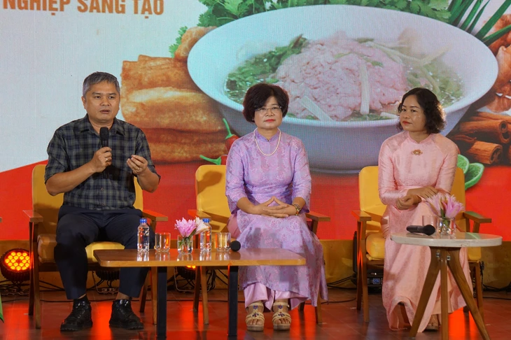 Ăn phở không chỉ là thưởng thức món ăn, mà là tận hưởng một lối sống - Ảnh 2.