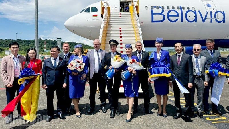 Les dirigeants de la province d'An Giang et les représentants de Belavia National Airlines (Belarusian Airlines) ont procédé à la cérémonie d'ouverture de la ligne aérienne Minsk-Phu Quoc.