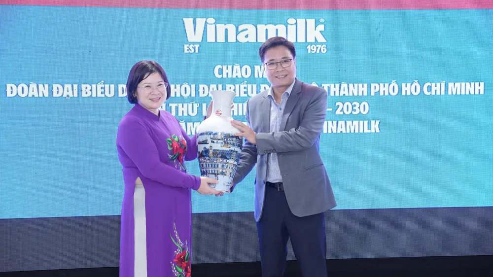 đại biểu.jpg
