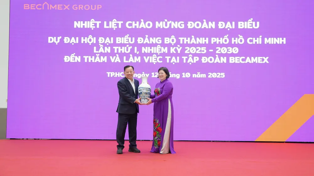 ប្រតិភូ 2.jpg