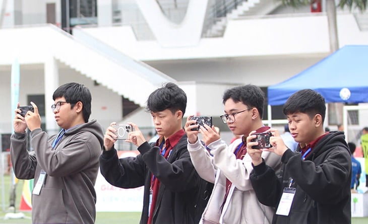 giải bóng đá - Ảnh 1.
