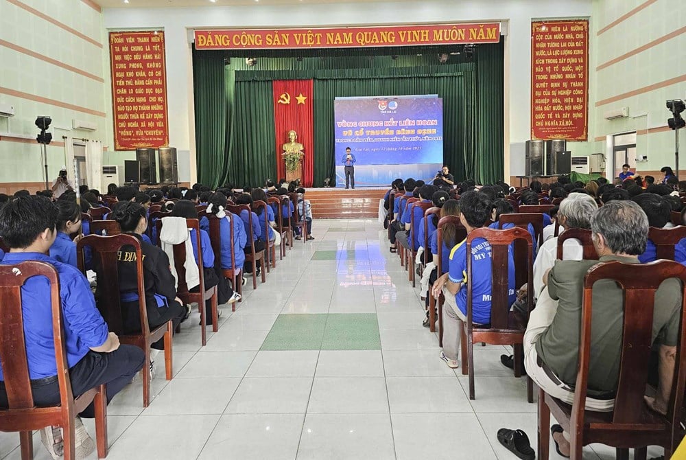 មហោស្រពសិល្បៈក្បាច់គុនបុរាណ Binh Dinh លើកទី១ សម្រាប់សមាជិកសម្ព័ន្ធយុវជន - រូបថត ១