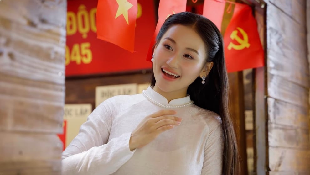 Lê Minh Ngọc hát về niềm hy vọng giữa những ngày mưa lũ - 1