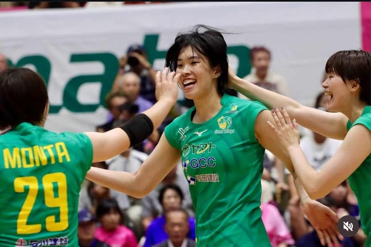 Thanh Thuy strålar och hjälper det japanska volleybollaget att vinna säsongens första match - Foto 1.