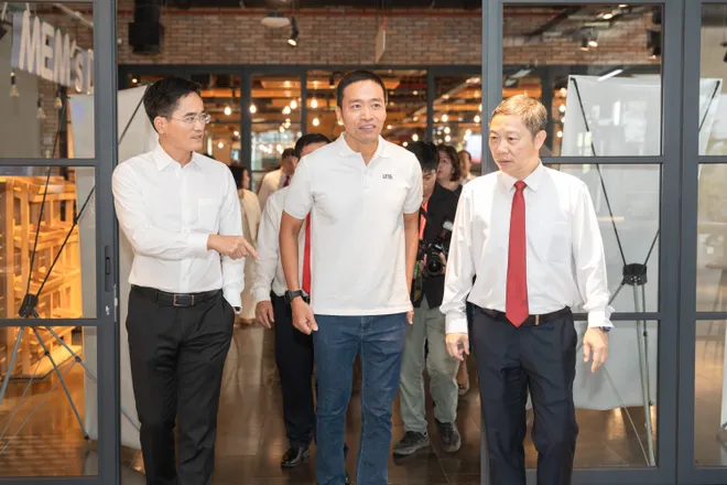 Đại biểu TP Hồ Chí Minh tham quan nhiều mô hình tiêu biểu trước thềm Đại hội Đảng - Ảnh 4.
