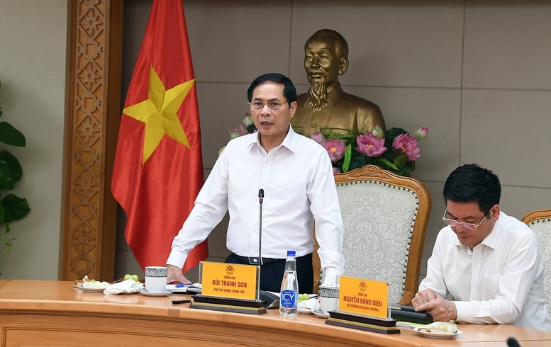 Phó Thủ tướng Bùi Thanh Sơn chủ trì họp rà soát tiến độ chuẩn bị tổ chức Hội chợ Mùa thu 2025- Ảnh 1. Phó Thủ tướng Bùi Thanh Sơn chủ trì họp rà soát tiến độ chuẩn bị tổ chức Hội chợ Mùa thu 2025- Ảnh 1.