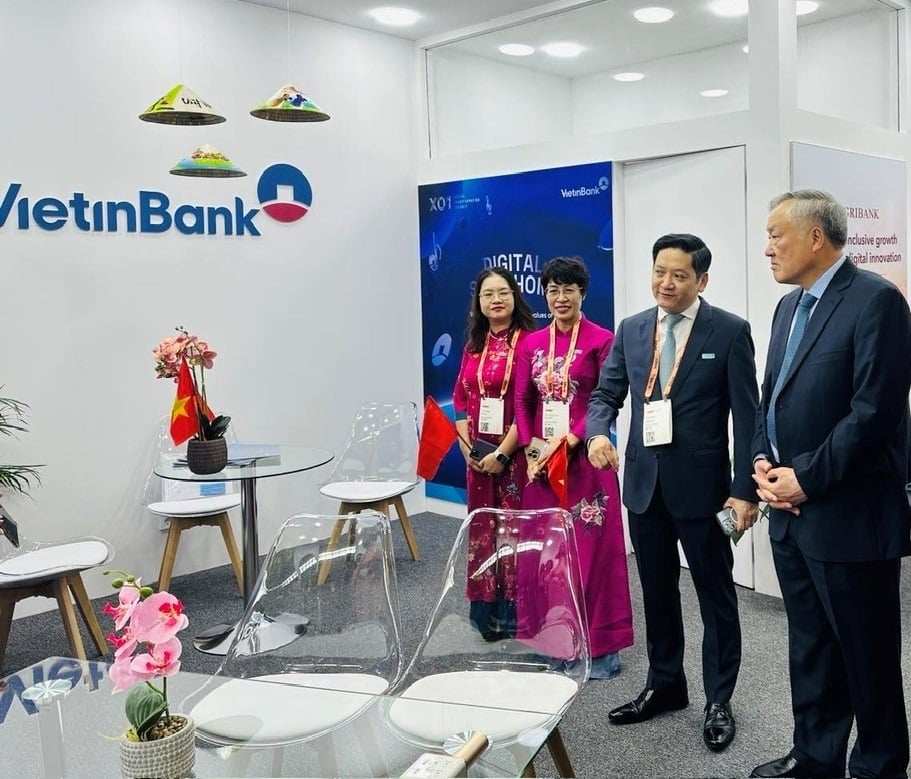 រូបថត 2 កែសម្រួល