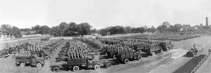 vna-potal-71-nam-giai-phong-thu-do-10101954-10102025-moc-son-ruc-ro-cua-nhan-dan-thu-do-8320184.jpg