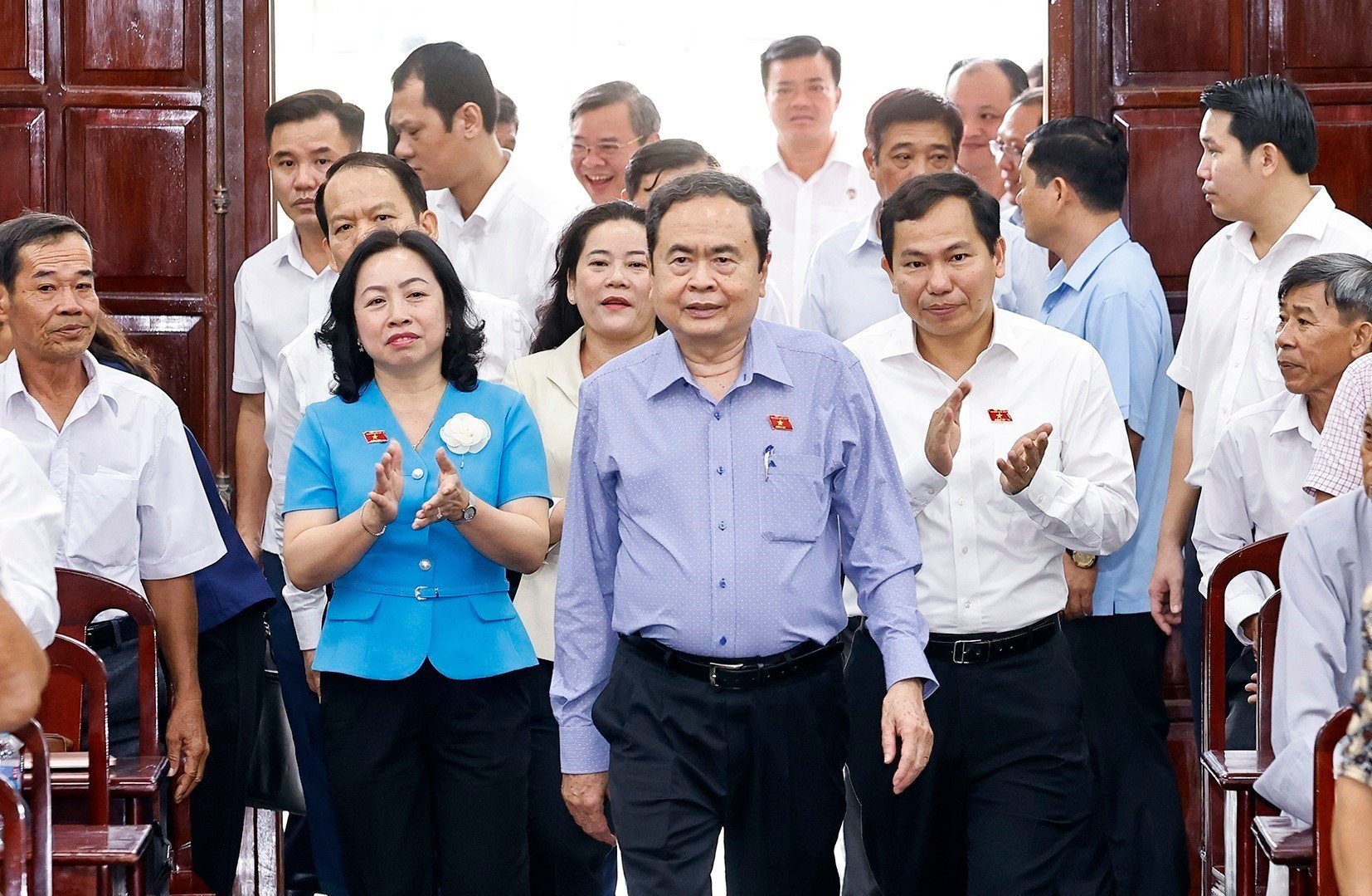 vna-potal-chu-tich-quoc-hoi-tran-thanh-man-tiep-xuc-cu-tri-tai-thanh-pho-can-tho-8329287.jpg