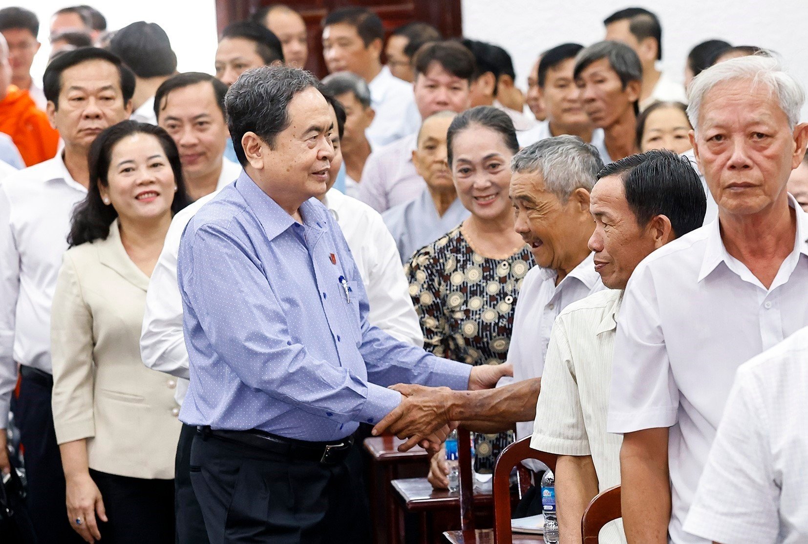 vna-potal-chu-tich-quoc-hoi-tran-thanh-man-tiep-xuc-cu-tri-tai-thanh-pho-can-tho-8329296.jpg