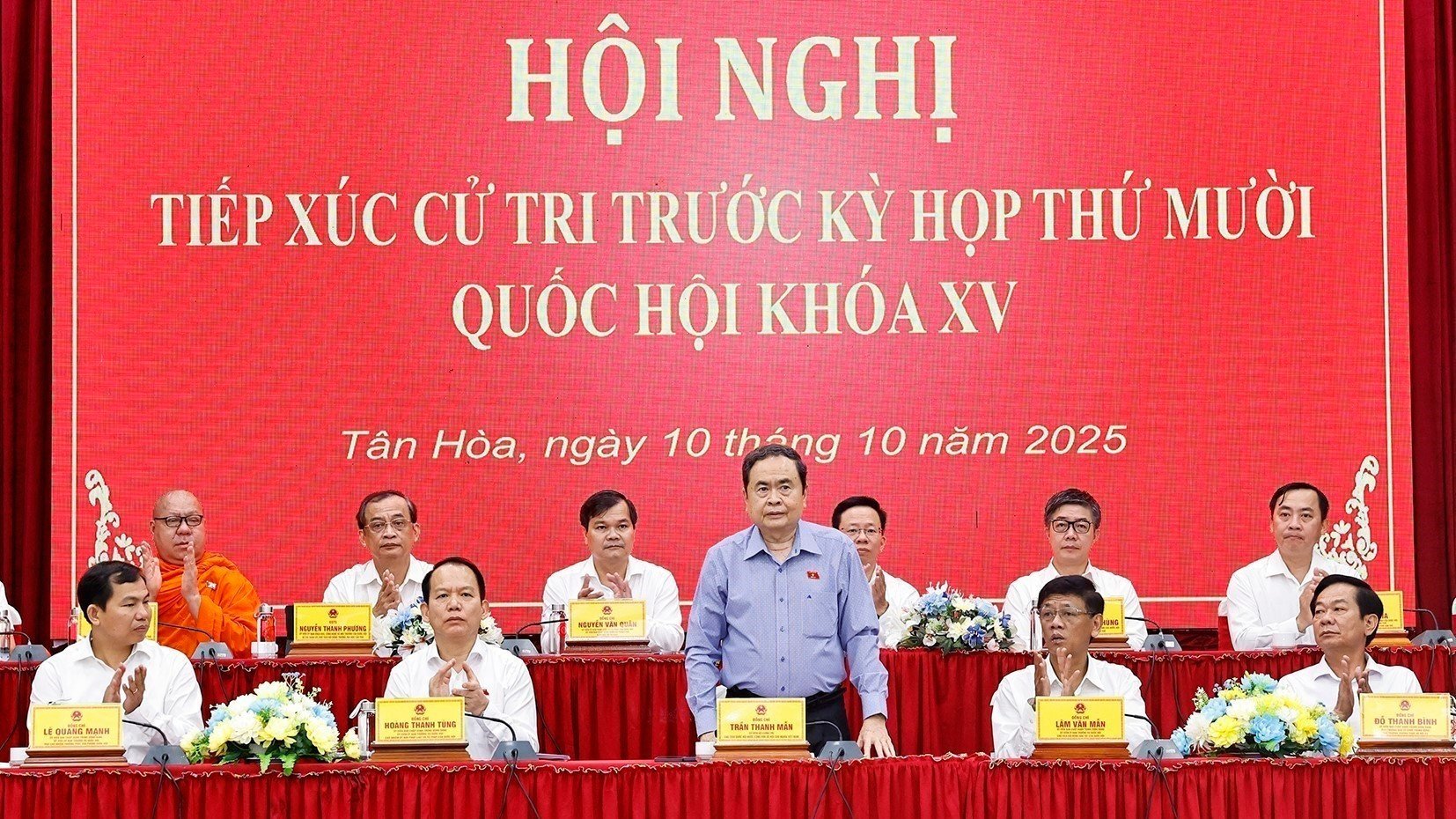 vna-potal-chu-tich-quoc-hoi-tran-thanh-man-tiep-xuc-cu-tri-tai-thanh-pho-can-tho-8329305-5443.jpg