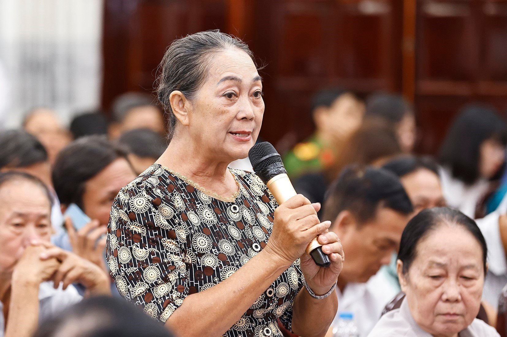 vna-potal-chu-tich-quoc-hoi-tran-thanh-man-tiep-xuc-cu-tri-tai-thanh-pho-can-tho-8329341.jpg