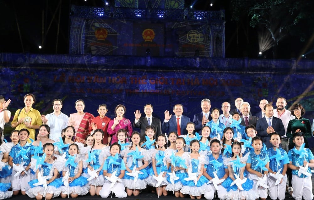 Culture erases distances, bringing countries closer together - photo 15
