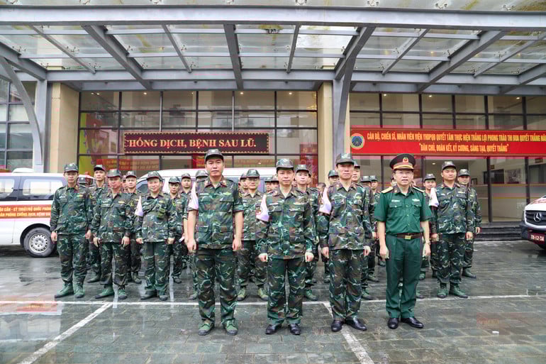 xuat-quan-ho-tro-nguoi-dan-sau-lu-8.jpg