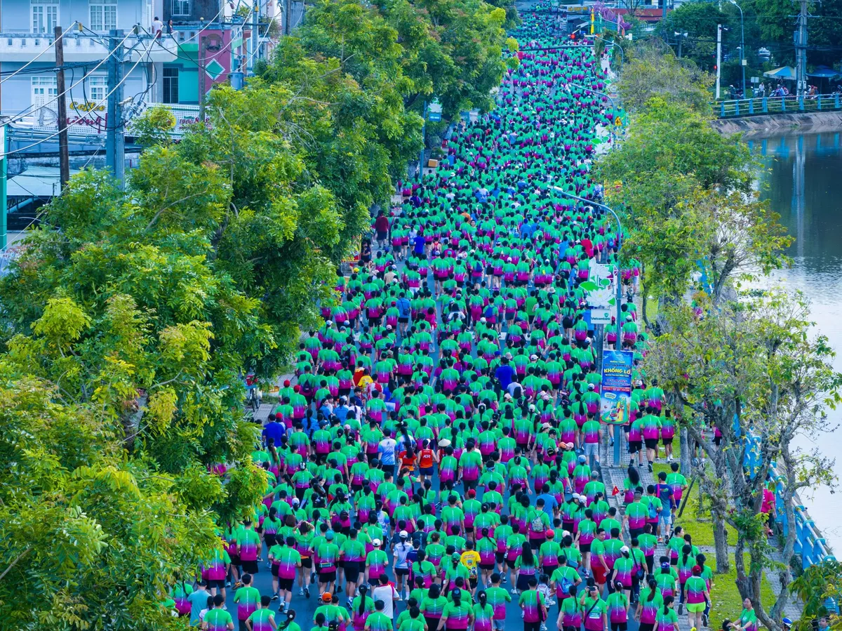 12.000 runner về đích, VPBank Đất Sen Hồng Music Marathon 2025 kết thúc ấn tượng - Ảnh 7.