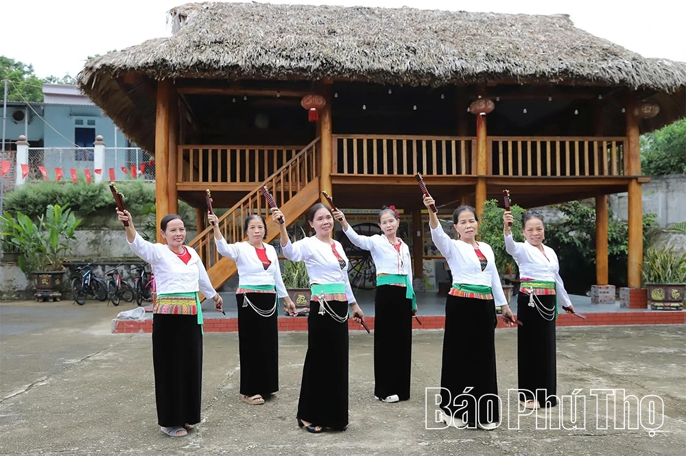 ຊຽງ​ນ້ອຍ​ປົກ​ປັກ​ຮັກ​ສາ​ວັດ​ທະ​ນະ​ທໍາ Muong
