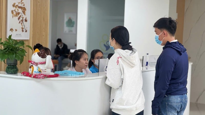 베트남에서는 생식 가능 연령의 부부 중 약 7~10%가 불임 문제를 겪고 있습니다.